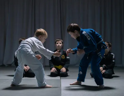 bambini che praticano Brazilian Jiu-Jitsu